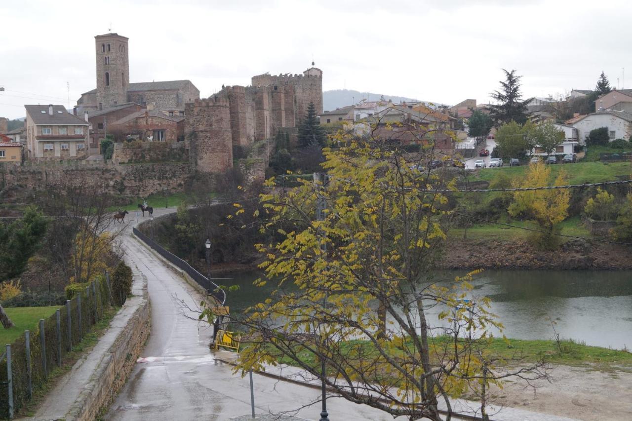 דירות בוטרגו דל לוסויה Puente Viejo De Buitrago Casa Encina מראה חיצוני תמונה